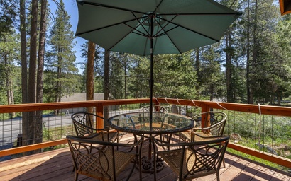 Tahoe Donner Creek Side Retreat with Hot Tub 8