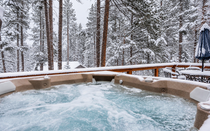 Tahoe Donner Creek Side Retreat with Hot Tub 2