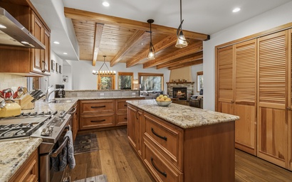 Quittin' Time Chalet 10