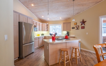 Three Pines Family Cabin 4