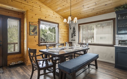 Mountain Relaxation Haven with Hot Tub 10