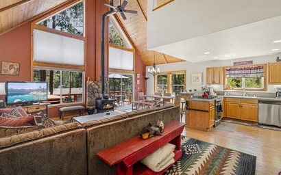 Tahoe Donner Creek Side Retreat with Hot Tub 3