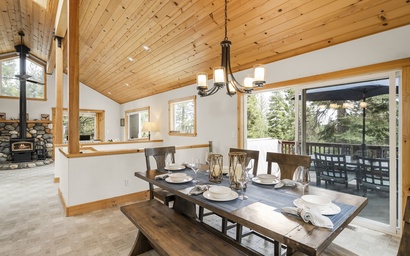 Tahoe Alpine Hot Tub Hideaway 9