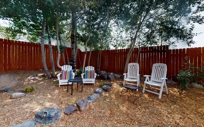 Shabby to Chic Downtown Getaway 9