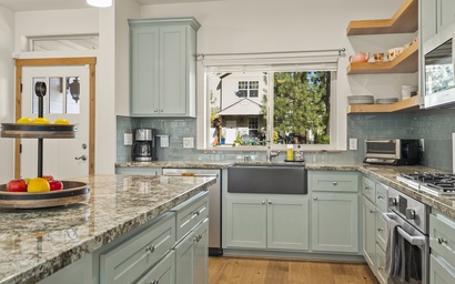 Wolverine Truckee Getaway 10