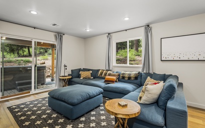 Exquisite Alpine Chalet with Hot Tub 9