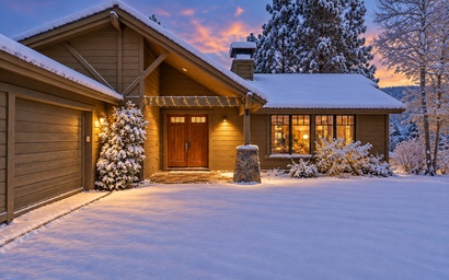 Stonehaven Lodge | Hot Tub, Painted Rock Views & Pets