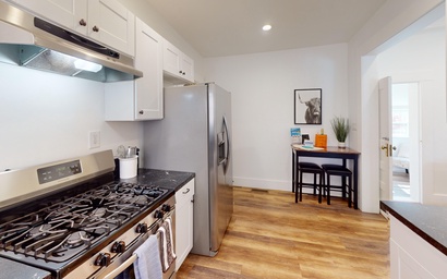 Shabby to Chic Downtown Getaway 8