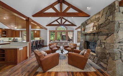 Stonehaven Lodge | Hot Tub, Painted Rock Views & Pets 7