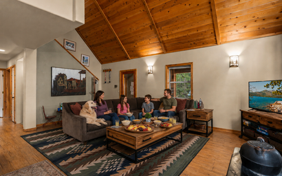 Tahoe Donner Creek Side Retreat with Hot Tub 2