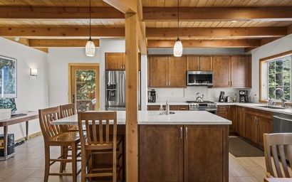 Tahoe Donner Meadow View Cabin 4