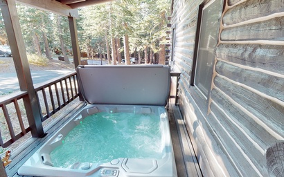 Tahoe Donner Log Cabin with Private Hot Tub 4