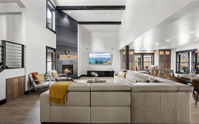 Heart of the Mountain at Palisades Tahoe with Hot Tub 9