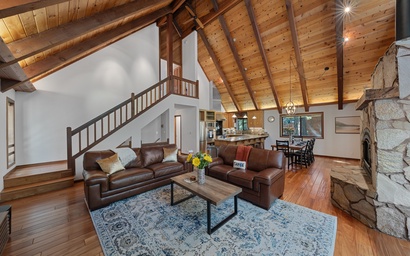 Evergreen Modern Lodge 10