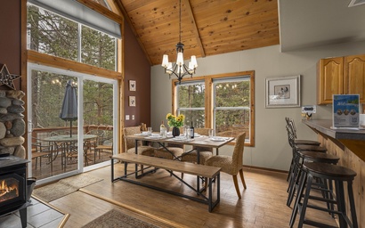 Tahoe Donner Creek Side Retreat with Hot Tub 7