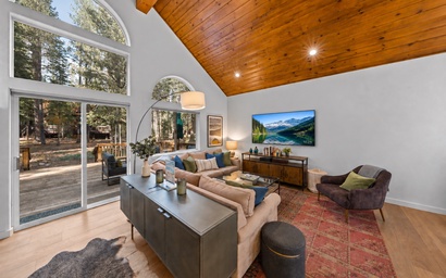 Juniper House with Private Hot Tub 3
