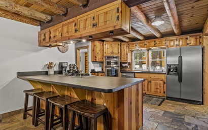 Tahoe Donner Log Cabin with Private Hot Tub 3