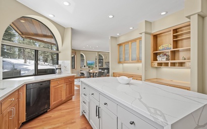 Hilltop Manor in Tahoe Donner 6