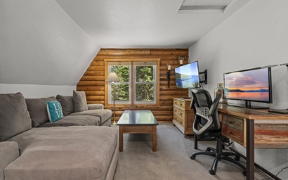 Tahoe Donner Log Cabin with Private Hot Tub 2