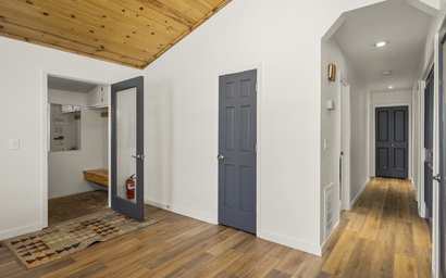 Exquisite Alpine Chalet with Hot Tub 8