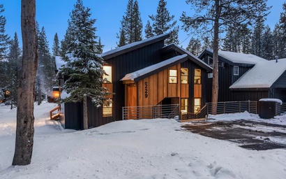 Heart of the Mountain at Palisades Tahoe with Hot Tub 2