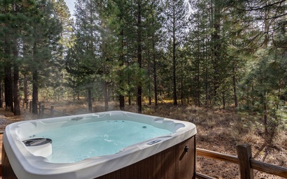 Truckee Modern Family Retreat with Hot Tub 3
