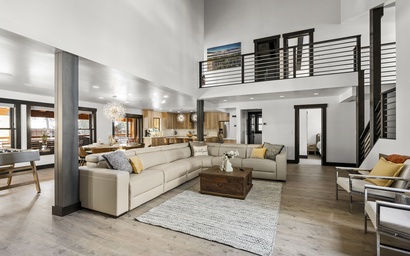 Heart of the Mountain at Palisades Tahoe with Hot Tub 10