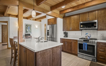 Tahoe Donner Meadow View Cabin 8