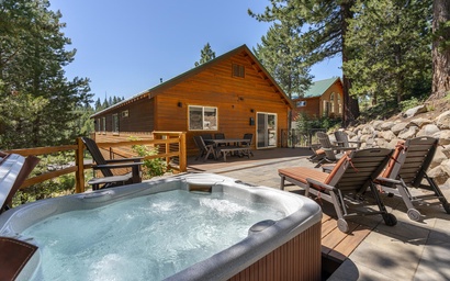 Mountain Relaxation Haven with Hot Tub