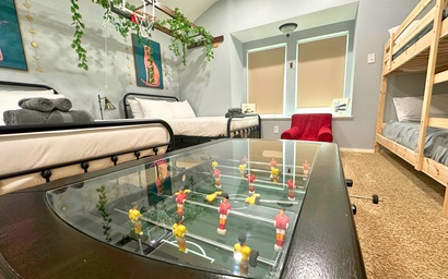 Garland, TX FIFA Rental | Unique Treehouse Bedroom, Sleeps Groups 2