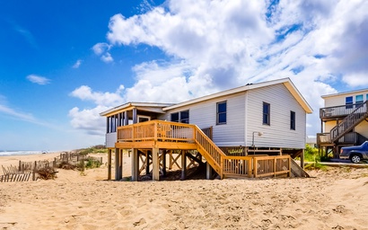 * SN4922: Blissful Beach House (formerly known as The Sea Salt Cottage at Geri's Place)