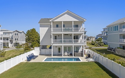 M990: BEAK n Breeze (formerly North Harbor View Haven)