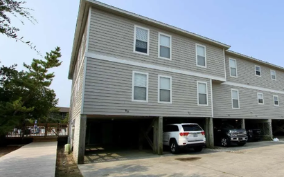 ISB8: Dee by the Sea