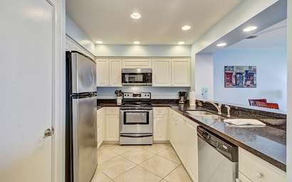 Summerhouse 305 by Wild Dunes, Oceanfront 3