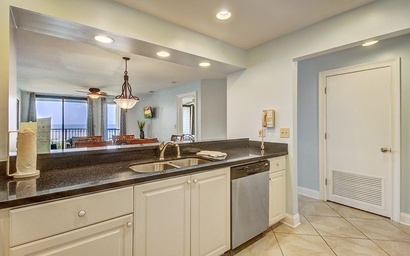 Summerhouse 305 by Wild Dunes, Oceanfront 4