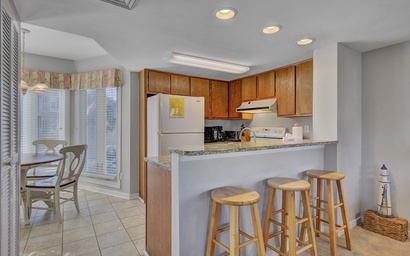 Port O'Call C204 by Wild Dunes, Ocean View 5