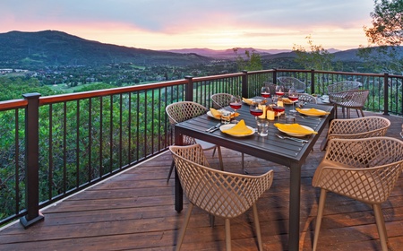 Glacier Lodge - West