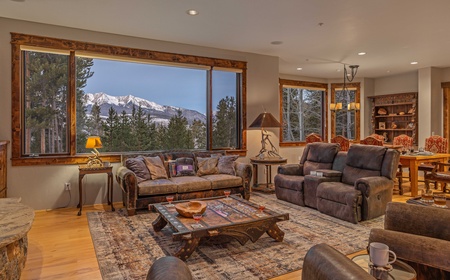 Alpenglow Peaks Lodge 3