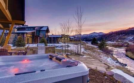 River Song at The Shores 2