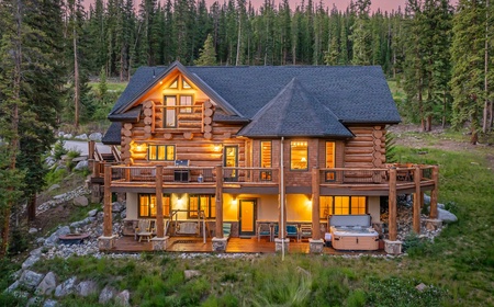 Paradise Meadow Lodge