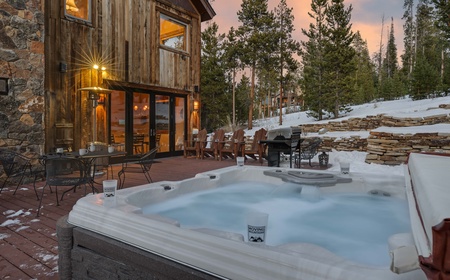 Alpenglow Peaks Lodge 2