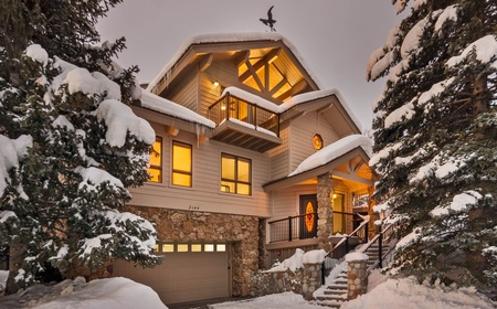 Glacier Lodge - East