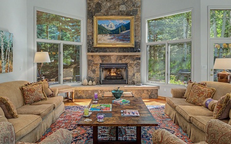 Wild Iris Lodge