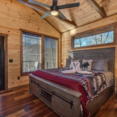 Bearfoot Splash Hideaway