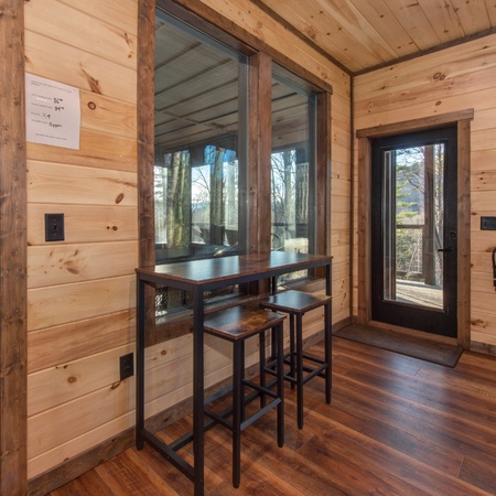 Bearfoot Splash Hideaway