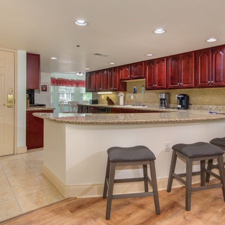 Cs Creekside Condo
