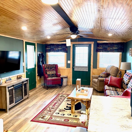 Cozy Hollow Cabin