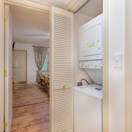 Cs Creekside Condo