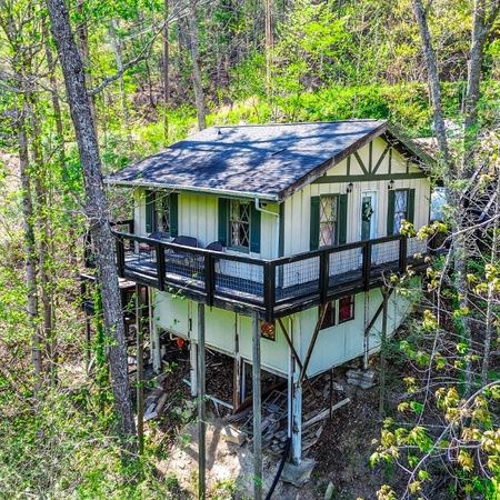 Hillside Hideaway