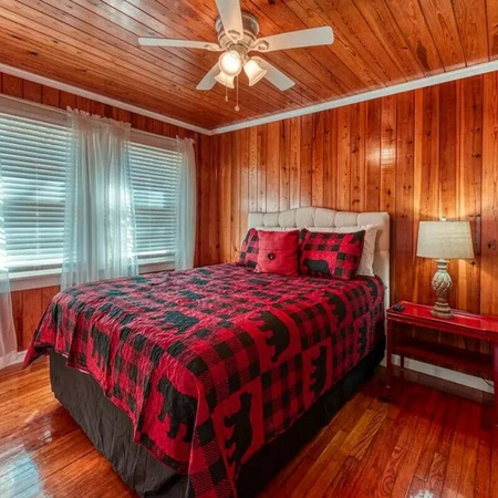 Gatlinburg's Cozy Rose